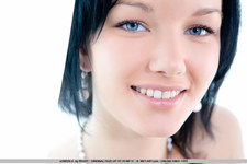 Loreen spreading her sweet pussy - 03